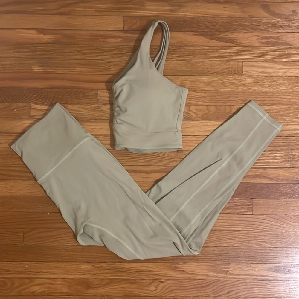 Green Bow Yoga Leggings and Sports Bra Set